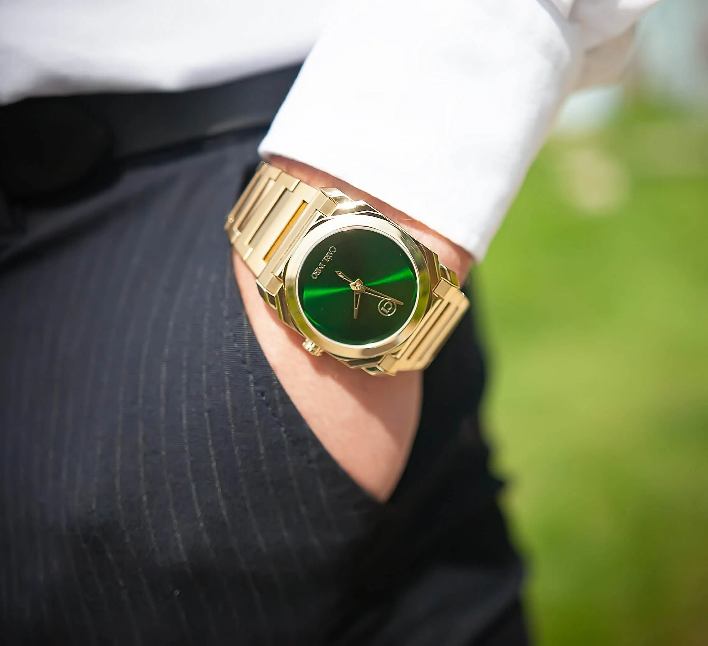 Sophisticated Timekeeper: The CRLi Liso OR Men's Luxury Watch