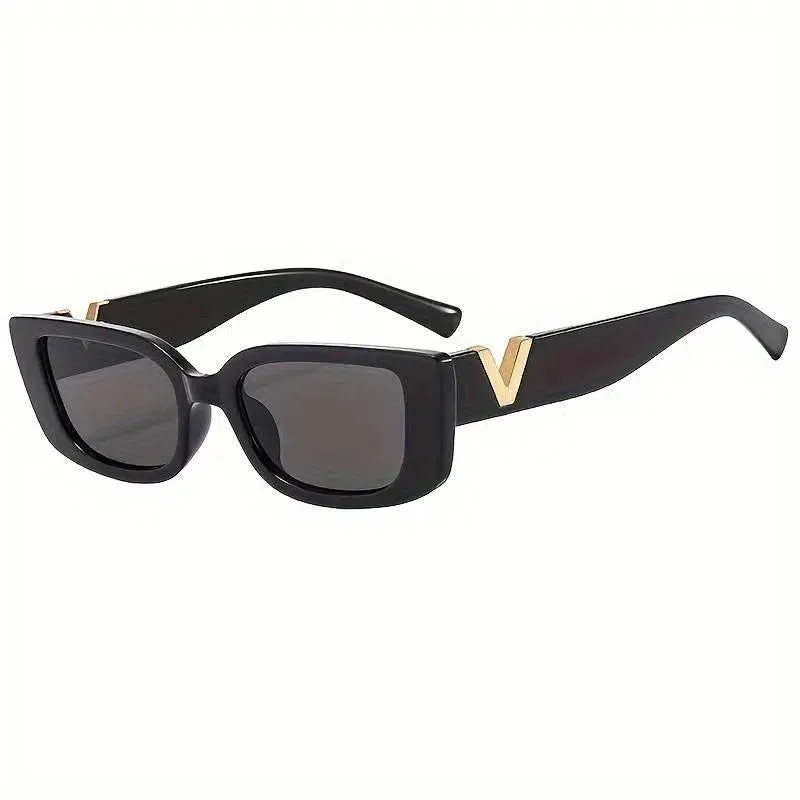 Viola – Gold V-accent oval frame – Sunglasses
