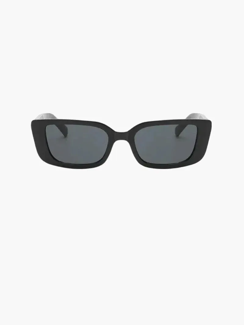 Viola – Gold V-accent oval frame – Sunglasses
